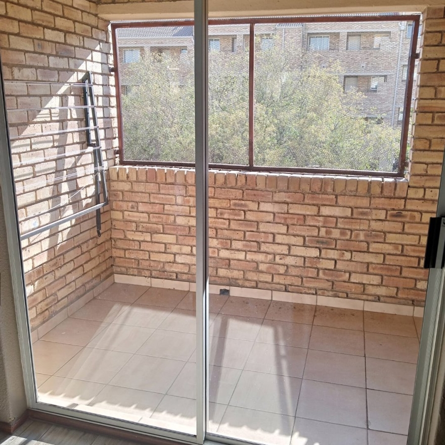 2 Bedroom Property for Sale in Wilro Park Gauteng