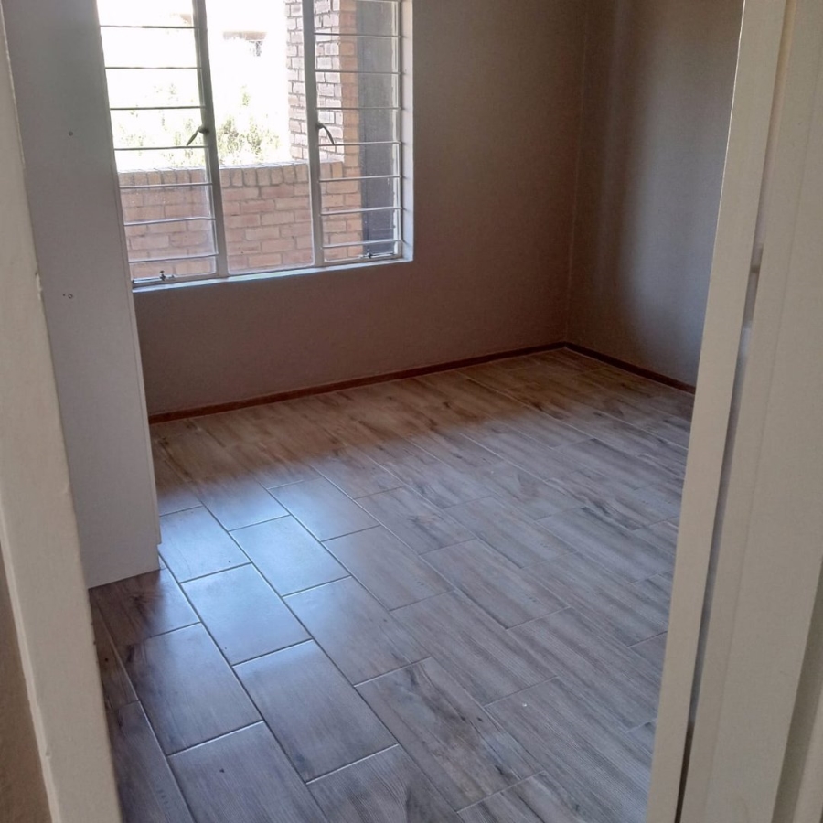 2 Bedroom Property for Sale in Wilro Park Gauteng