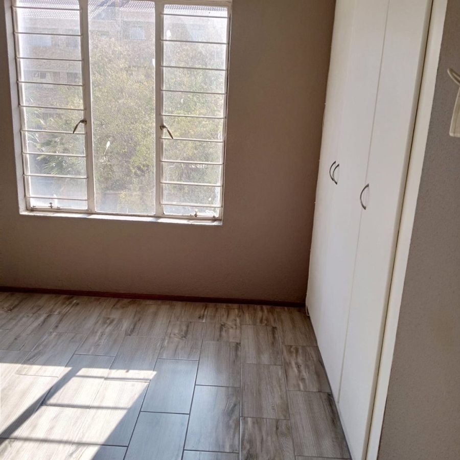 2 Bedroom Property for Sale in Wilro Park Gauteng