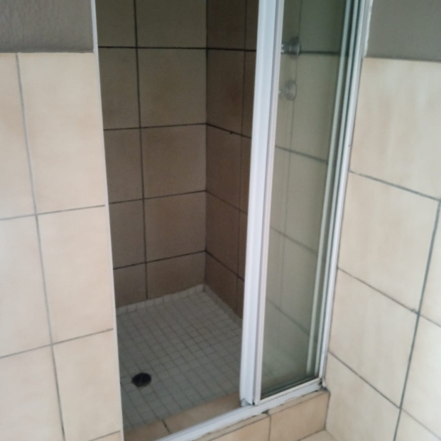 2 Bedroom Property for Sale in Wilro Park Gauteng