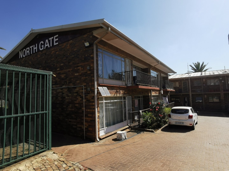 2 Bedroom Property for Sale in Crown Gardens Gauteng