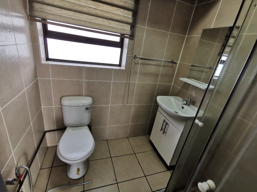 2 Bedroom Property for Sale in Crown Gardens Gauteng