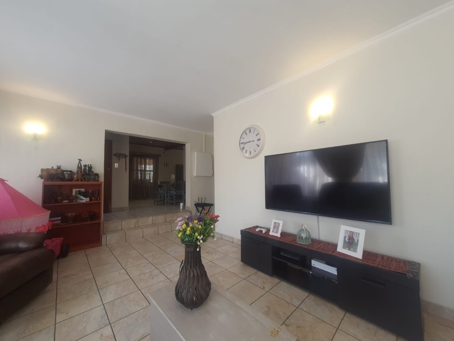 7 Bedroom Property for Sale in Horizon View Gauteng