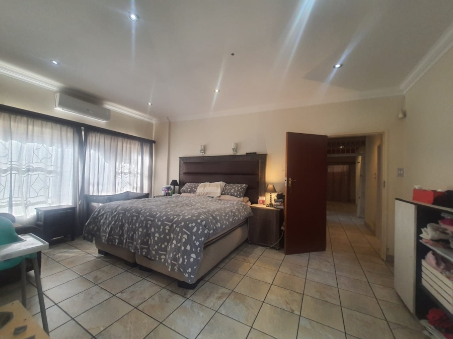 7 Bedroom Property for Sale in Horizon View Gauteng