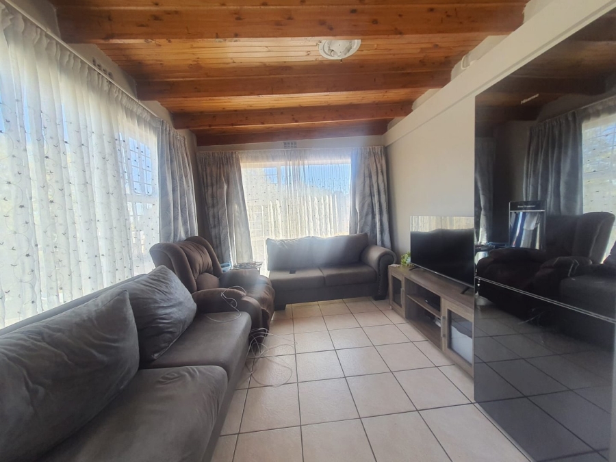 7 Bedroom Property for Sale in Horizon View Gauteng