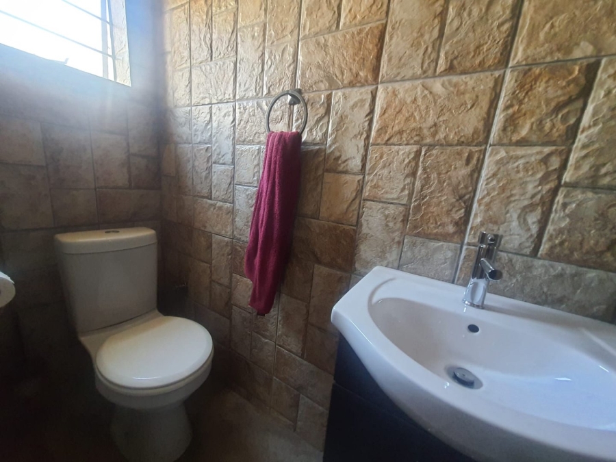 7 Bedroom Property for Sale in Horizon View Gauteng