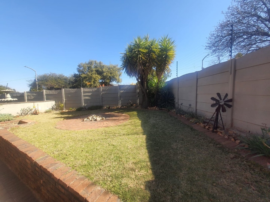 7 Bedroom Property for Sale in Horizon View Gauteng