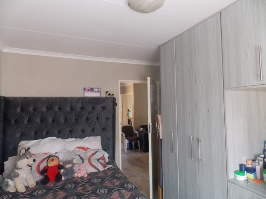 3 Bedroom Property for Sale in Windmill Park Gauteng