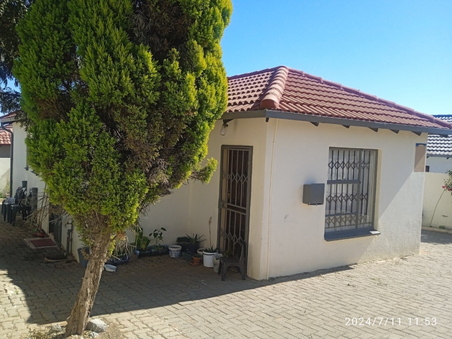  Bedroom Property for Sale in Cosmo City Gauteng