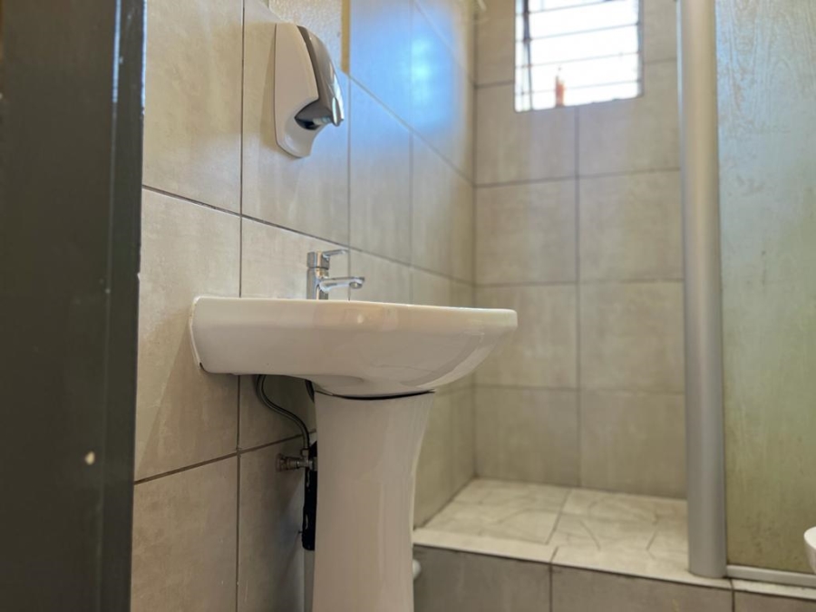 To Let 1 Bedroom Property for Rent in Hurst Hill Gauteng