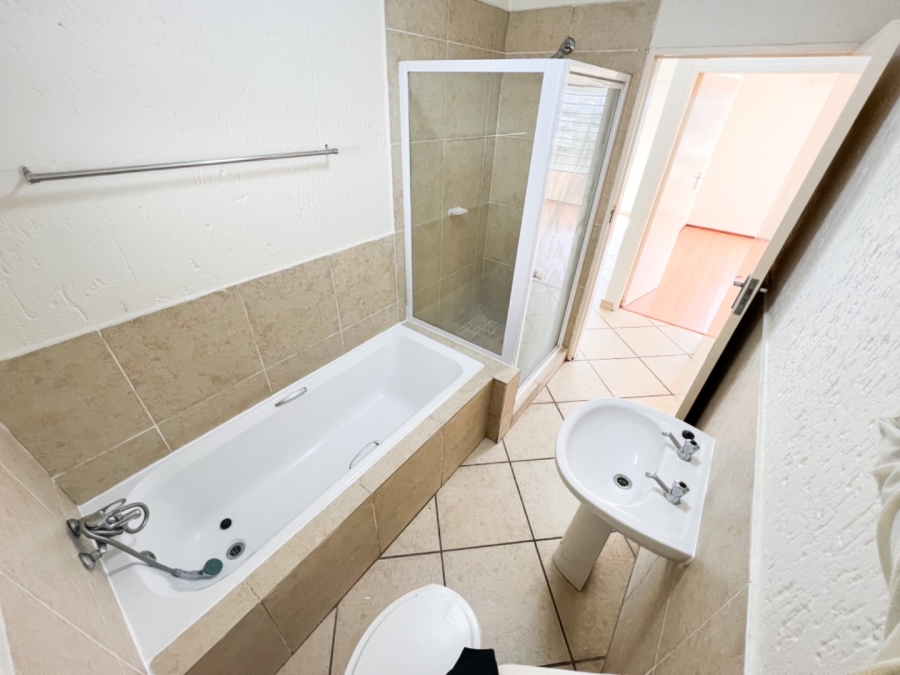 2 Bedroom Property for Sale in Eveleigh Gauteng