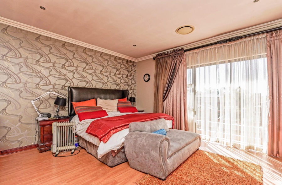 4 Bedroom Property for Sale in Ruimsig Gauteng