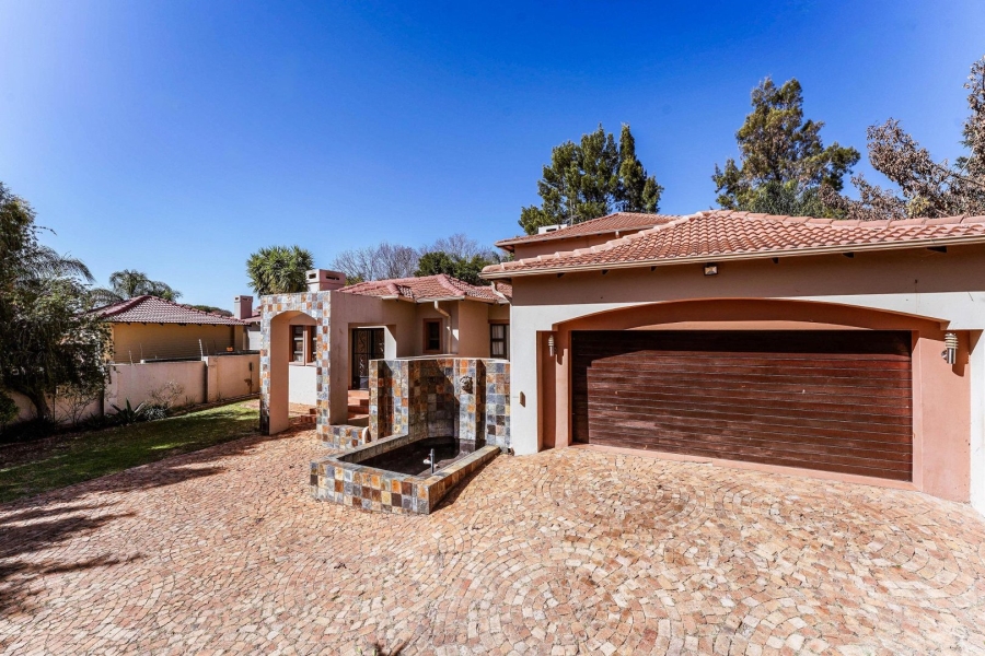 4 Bedroom Property for Sale in Ruimsig Gauteng