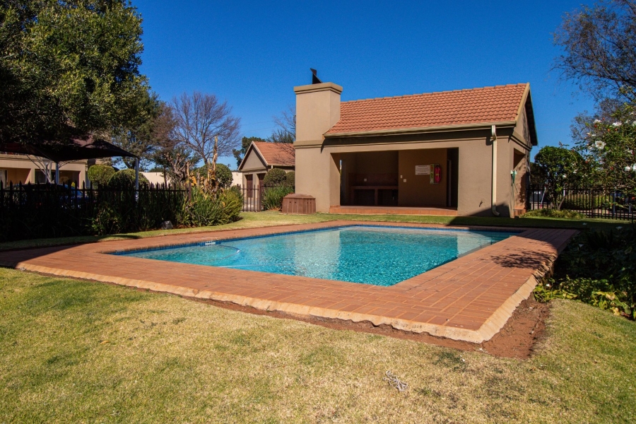 2 Bedroom Property for Sale in Pomona AH Gauteng