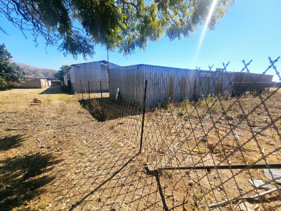 To Let commercial Property for Rent in Mnandi Gauteng