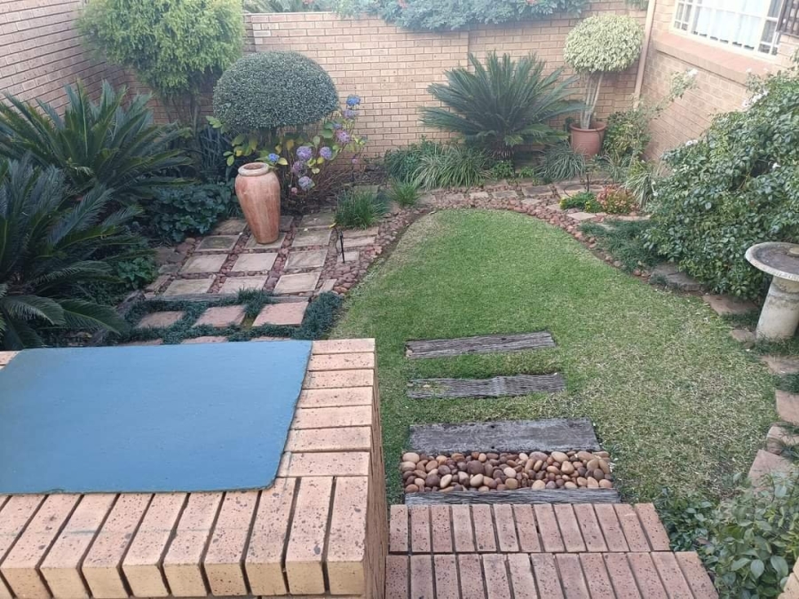 3 Bedroom Property for Sale in Zwartkop Gauteng