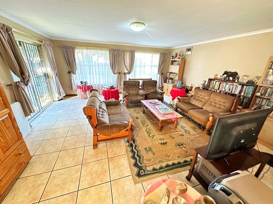 4 Bedroom Property for Sale in Wierda Park Gauteng