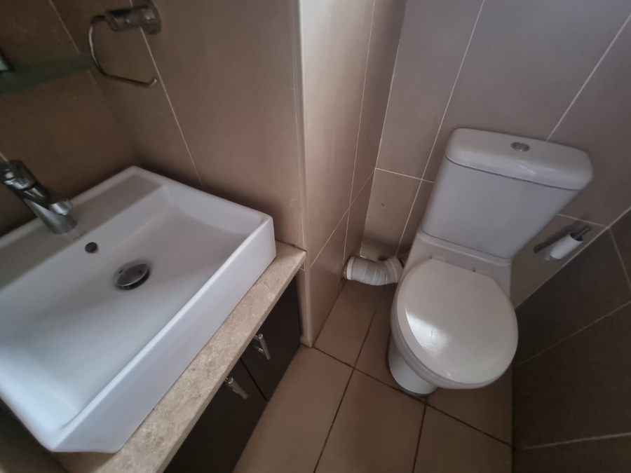 To Let 3 Bedroom Property for Rent in Illovo Gauteng