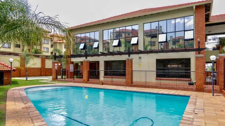 2 Bedroom Property for Sale in Sunninghill Gauteng