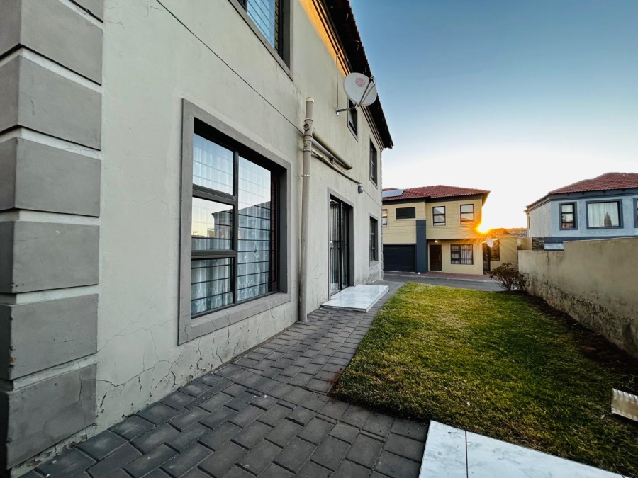 To Let 4 Bedroom Property for Rent in Sagewood Gauteng