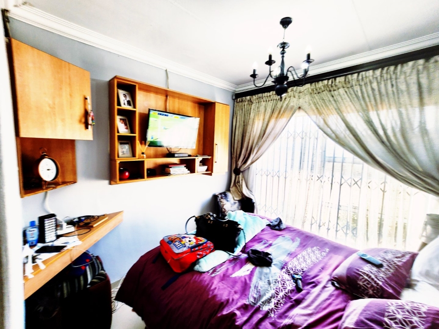 3 Bedroom Property for Sale in Roodekop Gauteng