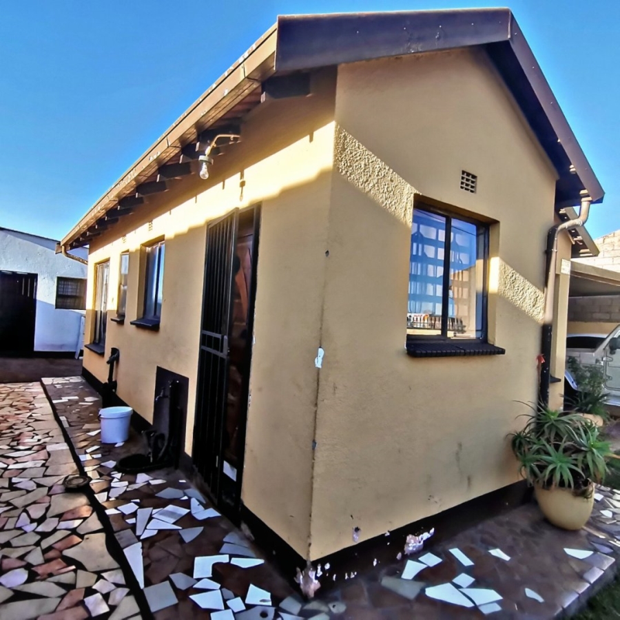 2 Bedroom Property for Sale in Vosloorus Gauteng