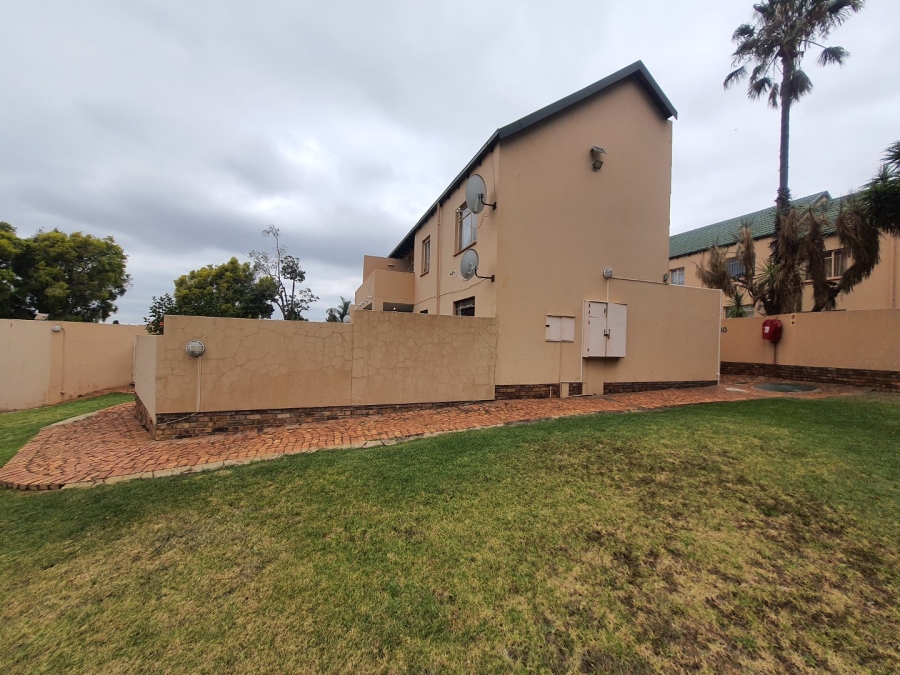 To Let 2 Bedroom Property for Rent in Moreleta Park Gauteng