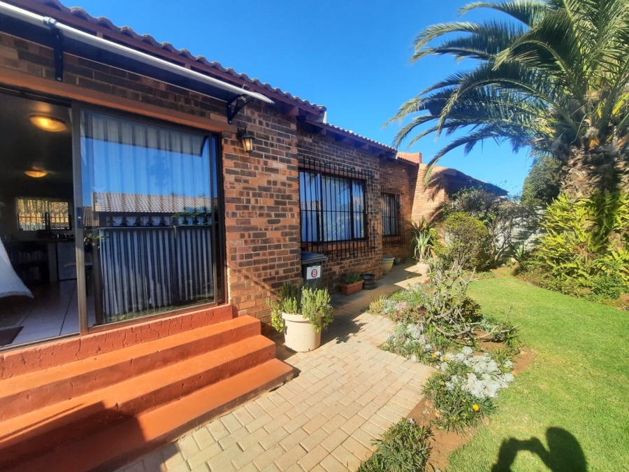 3 Bedroom Property for Sale in Weltevreden Park Gauteng