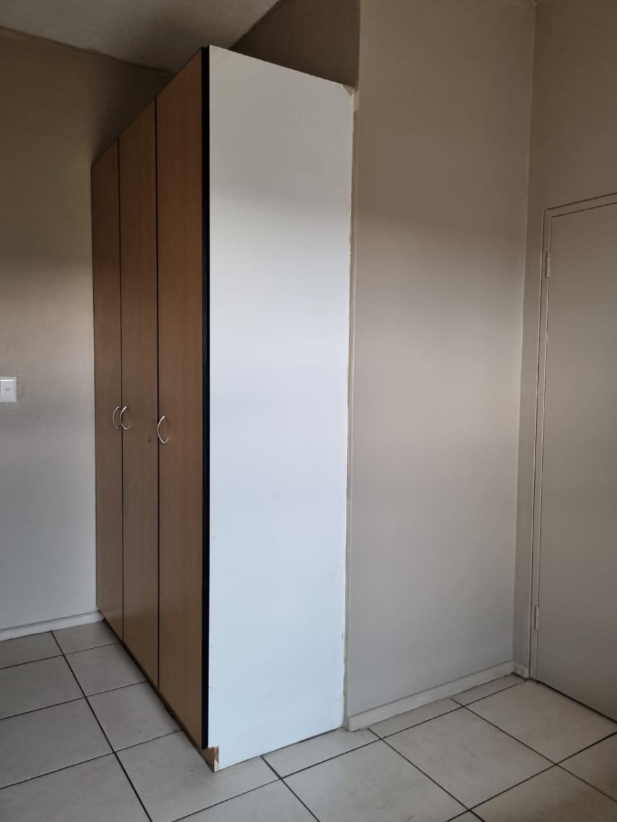 To Let 1 Bedroom Property for Rent in Milpark Gauteng