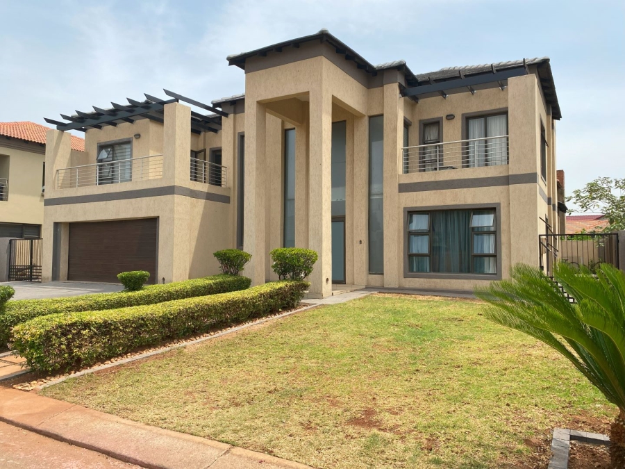 5 Bedroom Property for Sale in Silver Stone Country Estate Gauteng