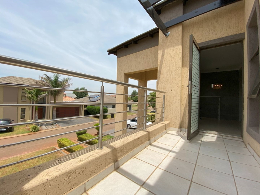 5 Bedroom Property for Sale in Silver Stone Country Estate Gauteng