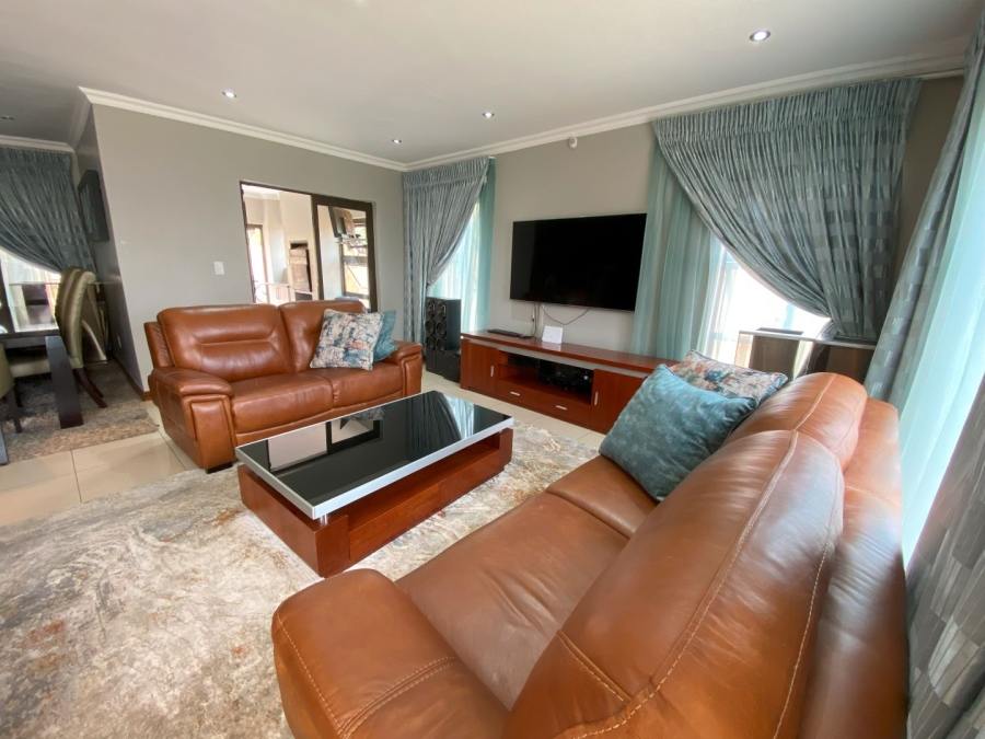 5 Bedroom Property for Sale in Silver Stone Country Estate Gauteng