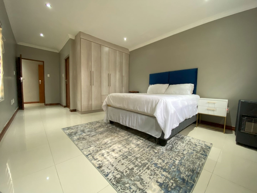 5 Bedroom Property for Sale in Silver Stone Country Estate Gauteng