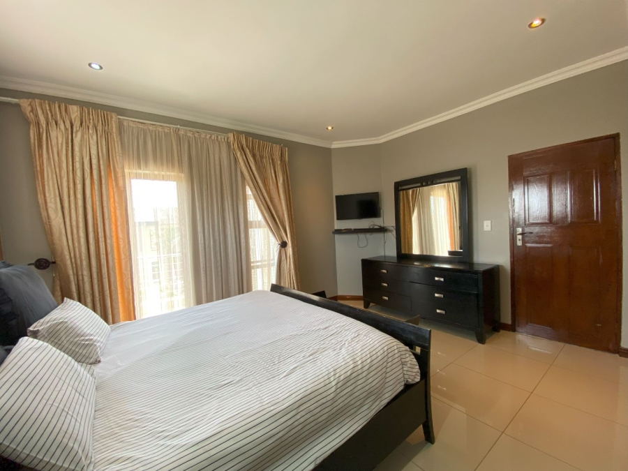 5 Bedroom Property for Sale in Silver Stone Country Estate Gauteng