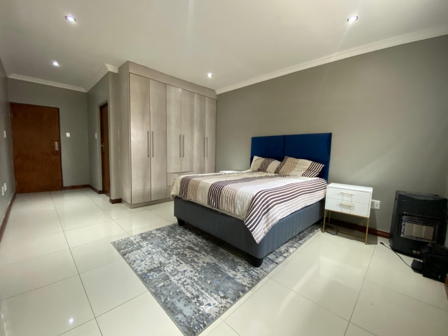 5 Bedroom Property for Sale in Silver Stone Country Estate Gauteng