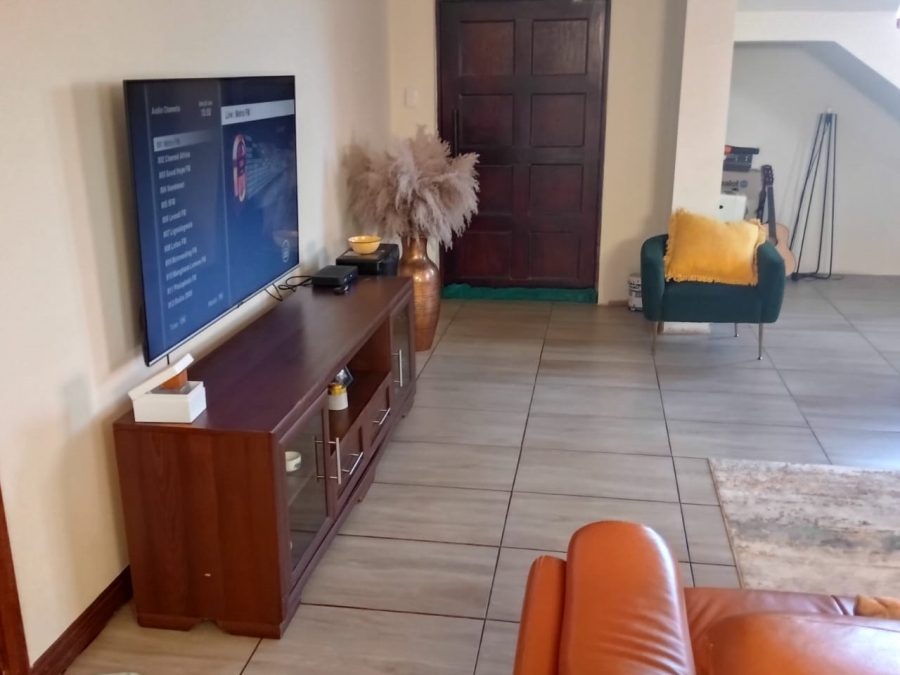 To Let 4 Bedroom Property for Rent in Dawn Park Gauteng