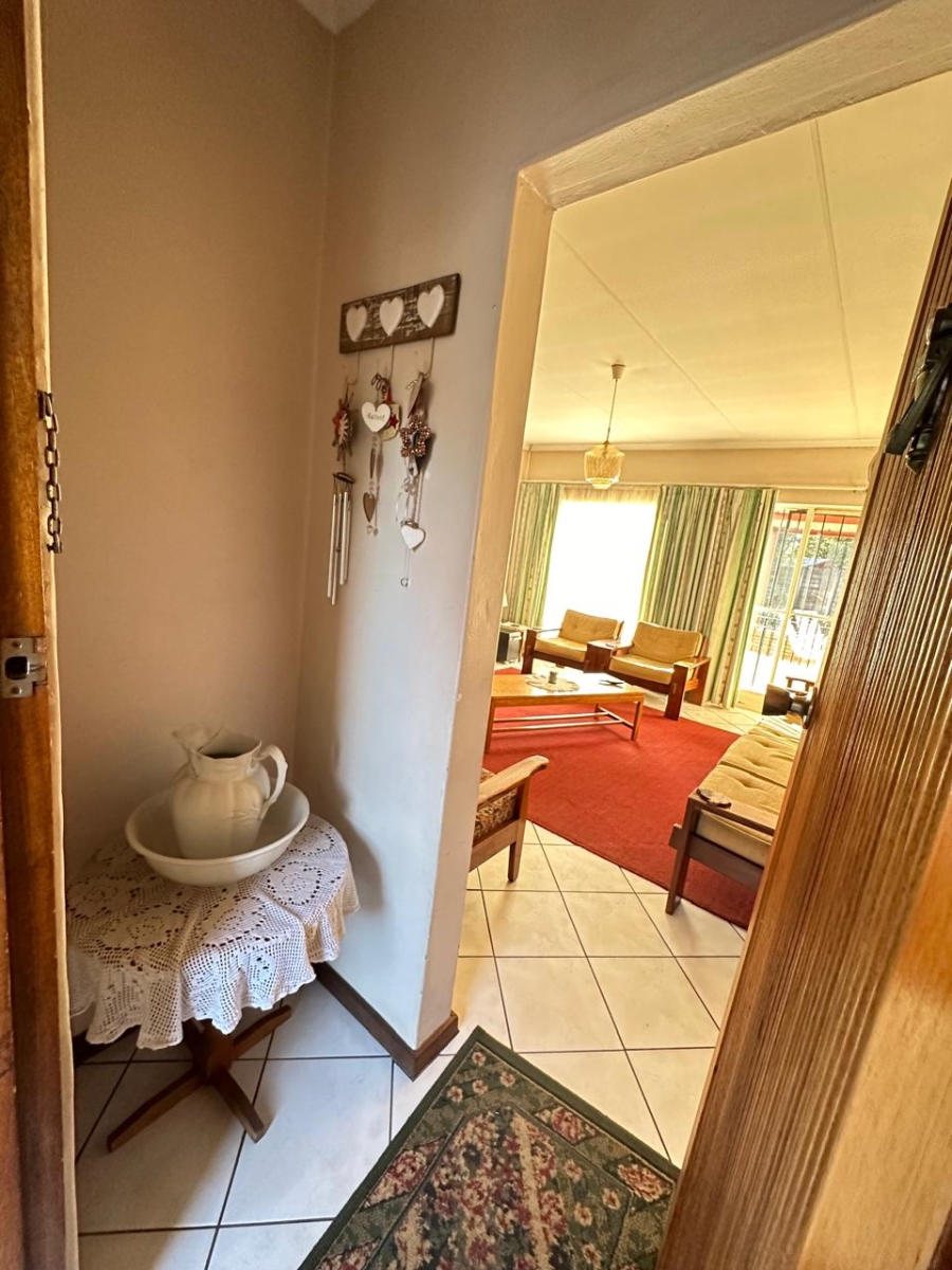  Bedroom Property for Sale in Wierda Park Gauteng