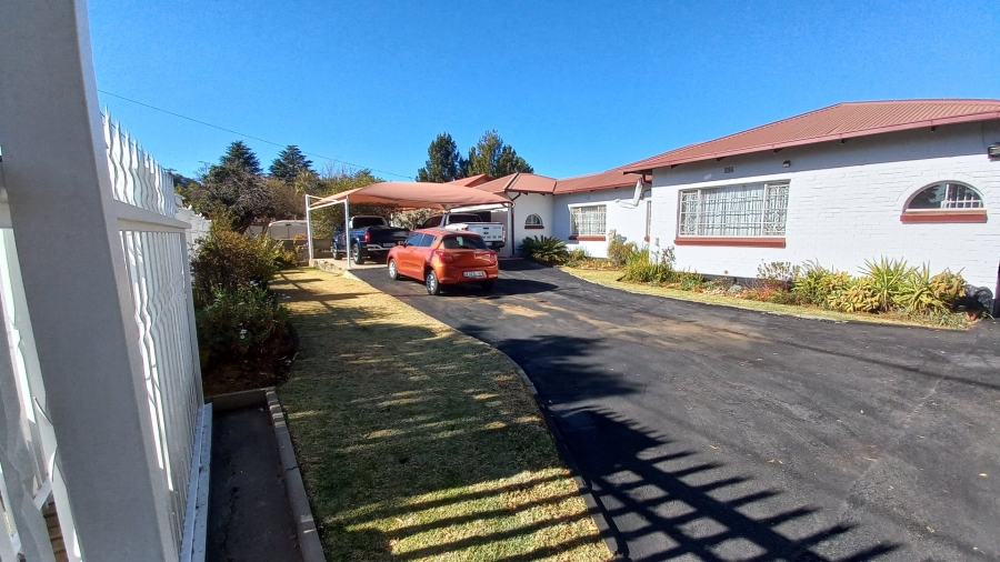 5 Bedroom Property for Sale in Witpoortjie Gauteng