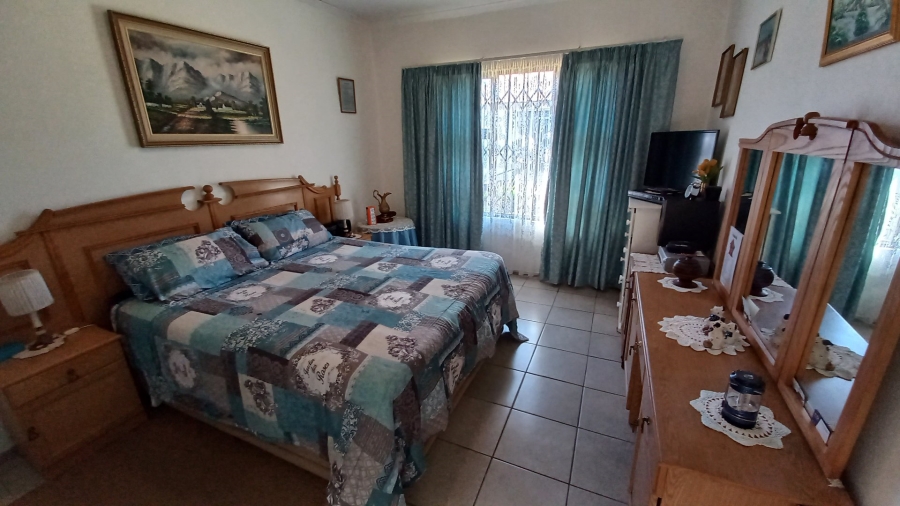 5 Bedroom Property for Sale in Witpoortjie Gauteng