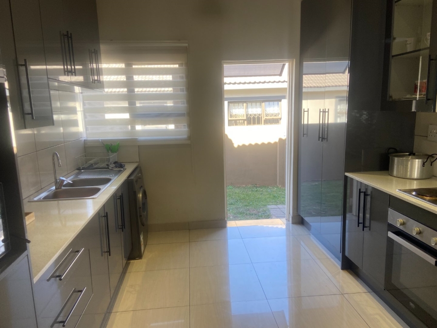 3 Bedroom Property for Sale in Wildtuinpark Gauteng