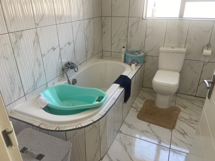 3 Bedroom Property for Sale in Wildtuinpark Gauteng