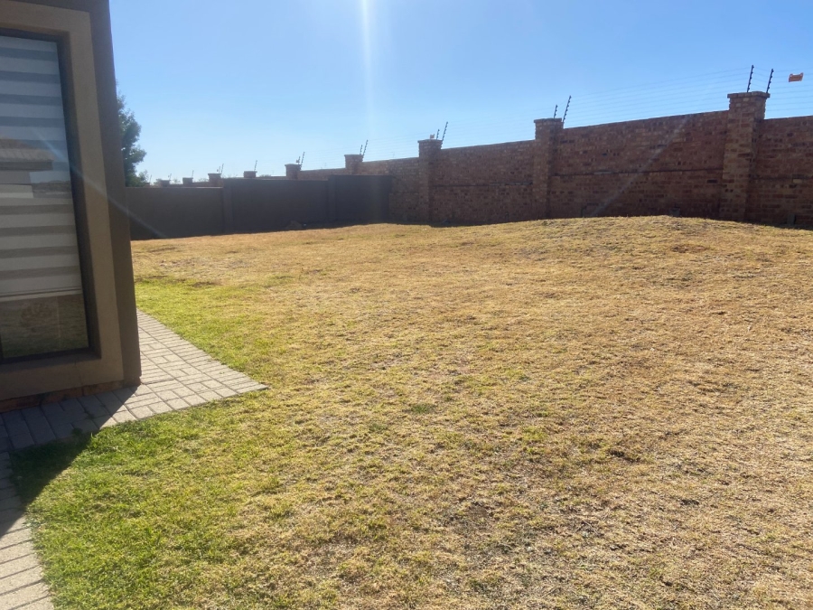 3 Bedroom Property for Sale in Wildtuinpark Gauteng