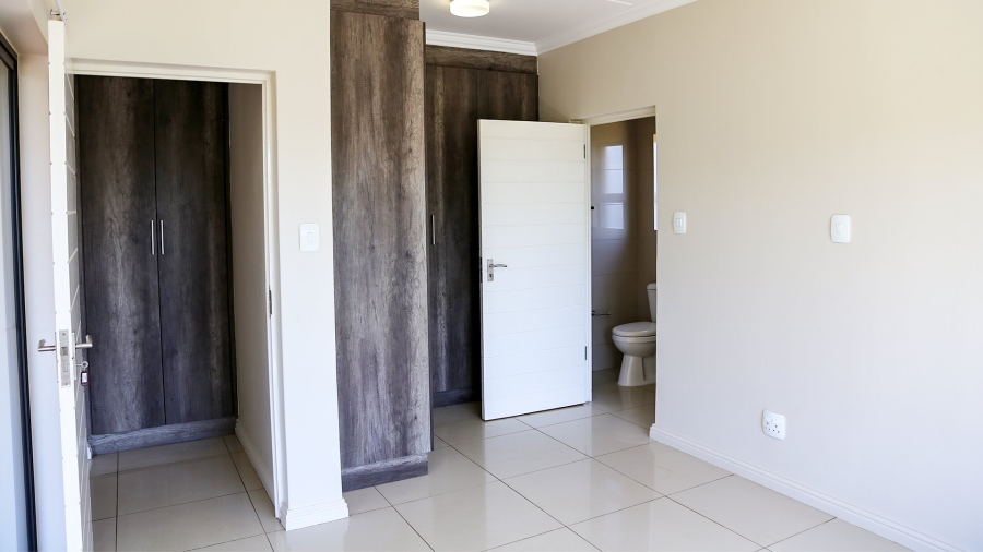 To Let 2 Bedroom Property for Rent in Crowthorne AH Gauteng