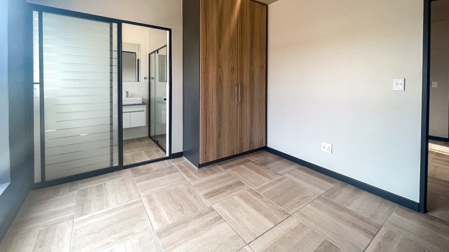 To Let 1 Bedroom Property for Rent in Country View Gauteng