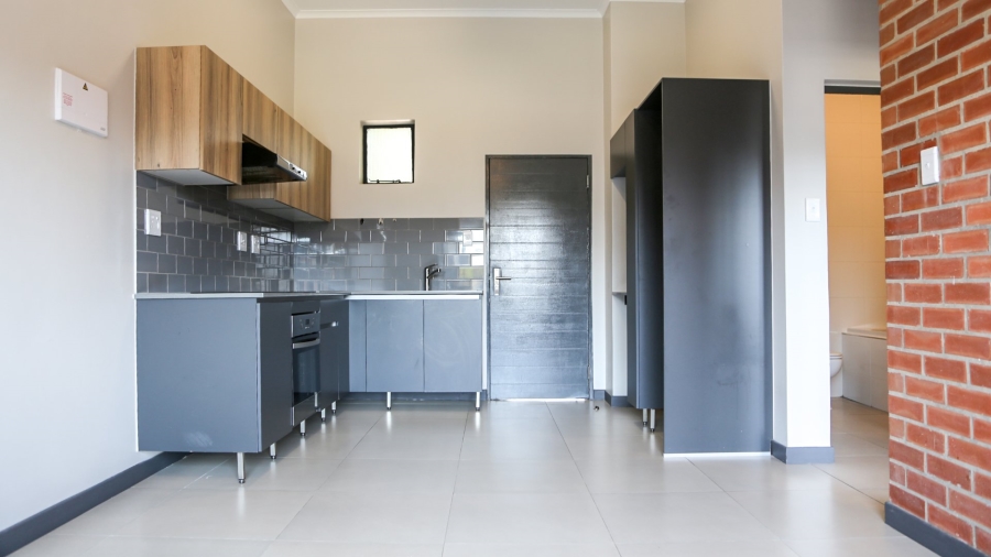 To Let 1 Bedroom Property for Rent in Crowthorne AH Gauteng