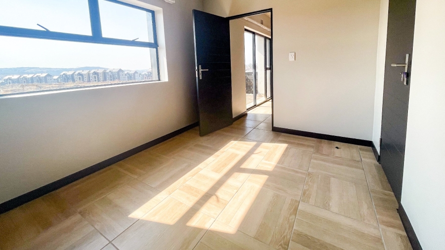 To Let 1 Bedroom Property for Rent in Country View Gauteng