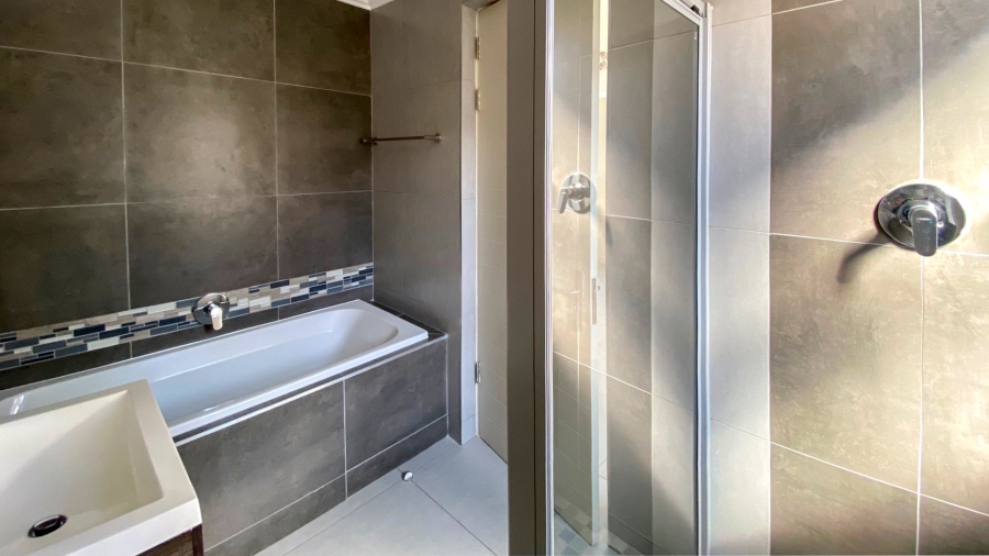 1 Bedroom Property for Sale in The Hills Game Reserve Estate Gauteng