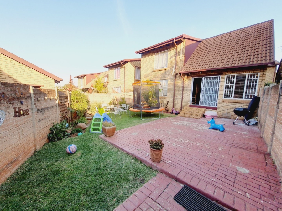 3 Bedroom Property for Sale in Hennopspark Gauteng