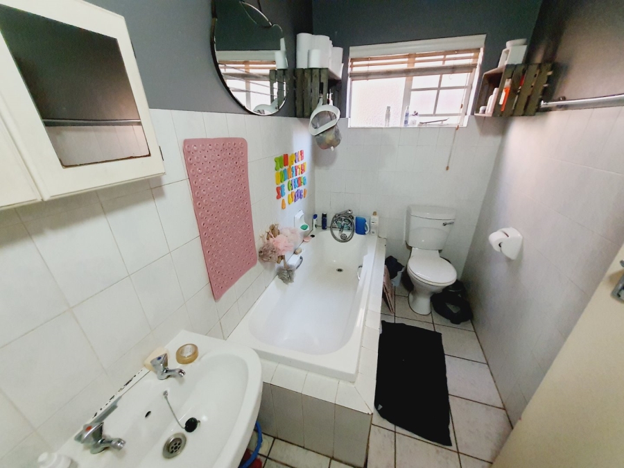 3 Bedroom Property for Sale in Hennopspark Gauteng