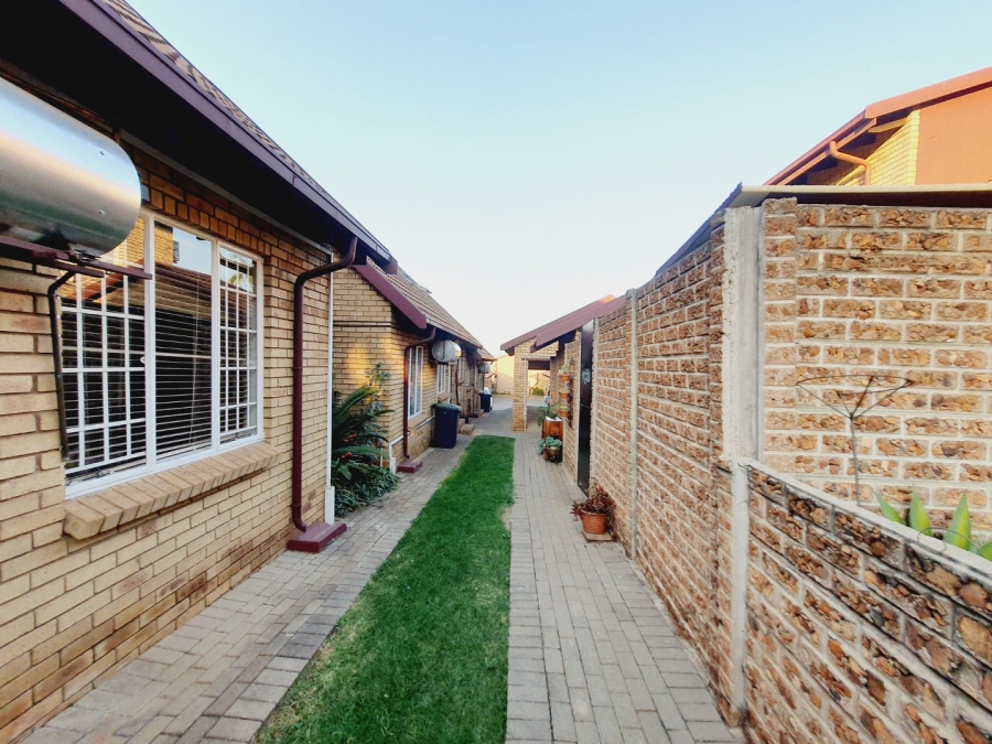 3 Bedroom Property for Sale in Hennopspark Gauteng